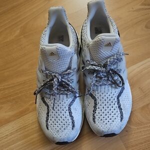 Adidas Ultraboost 5.0 DNA Sneakers Size 8